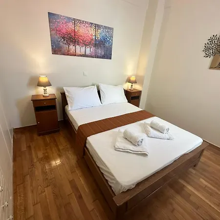 Eliasnest λητώ Leto - άνετο 4 ατόμων με 2 υπνοδωμάτια και 2 μπάνια στο κέντρο της καλαμάτας Апартаменты